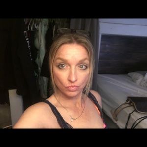 Meet your Posher, Lea